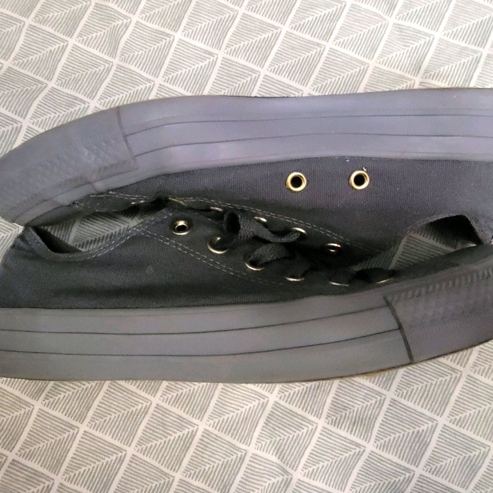 Mono purple gray Converse